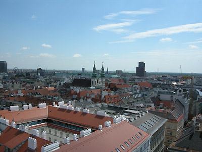 Вид на Вену с башни собора Святого Стефана