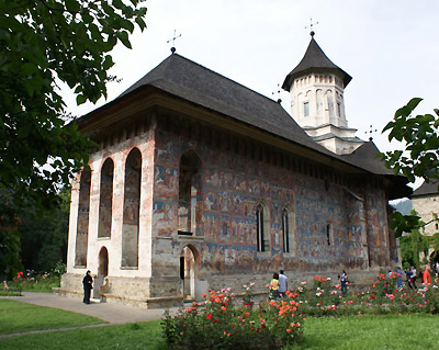 Средневековый монастырь в Молодвице