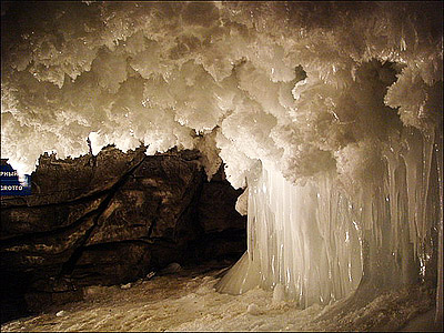 Первозданная красота пещеры - сталактиты и сталагмиты